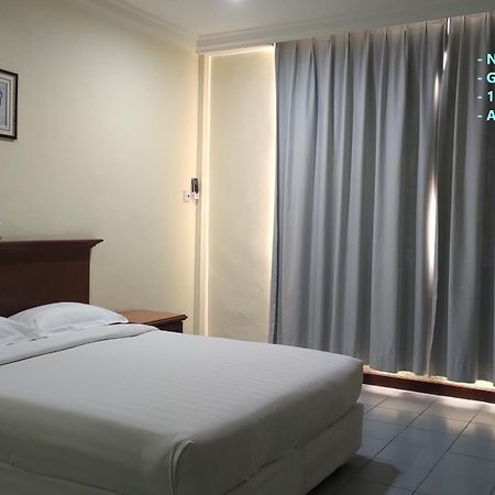The Upper Deck Hotel Kudat Bagian luar foto