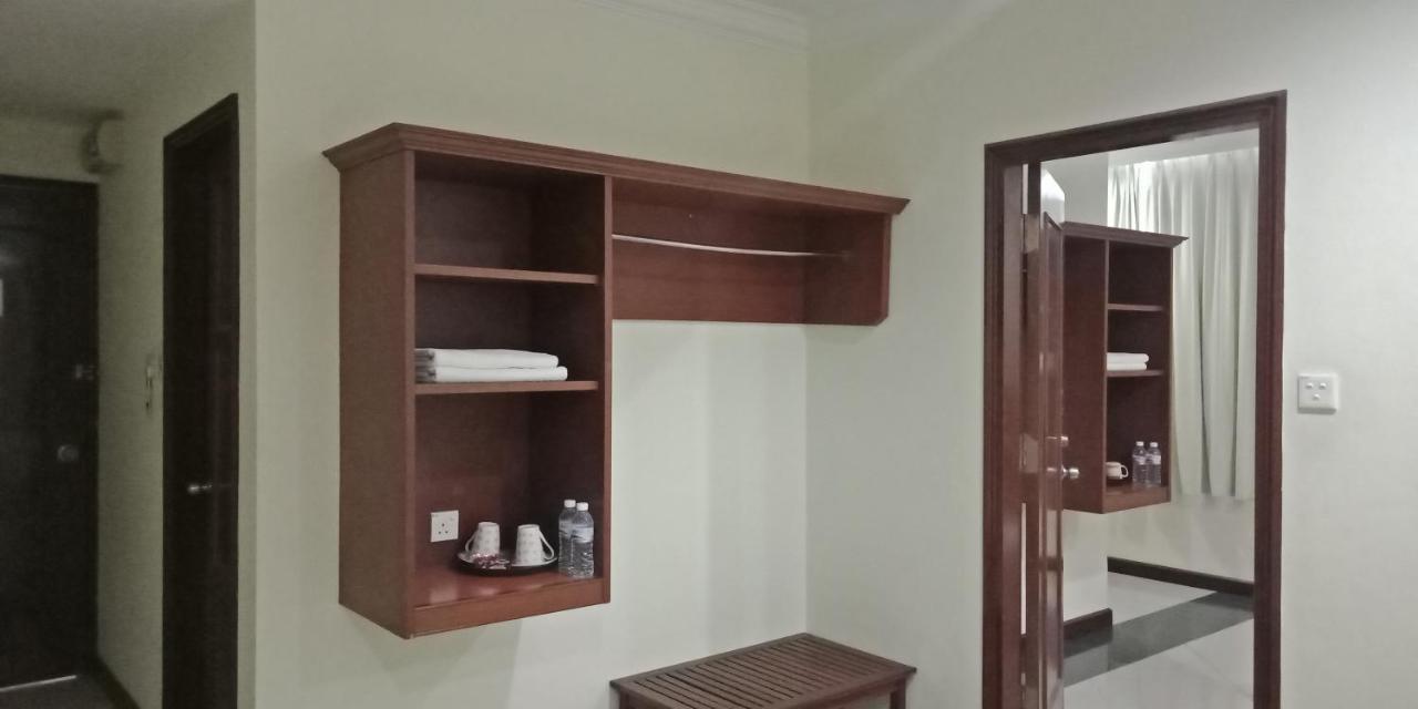 The Upper Deck Hotel Kudat Bagian luar foto