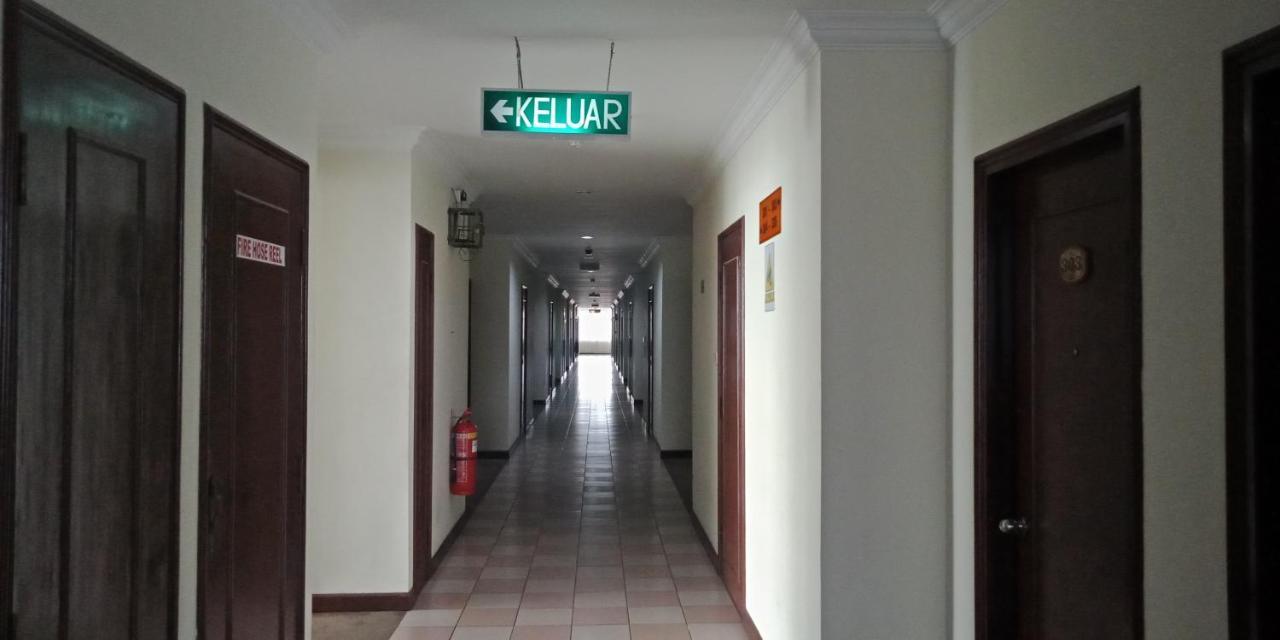 The Upper Deck Hotel Kudat Bagian luar foto