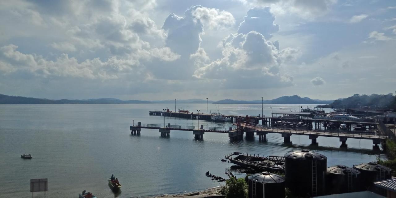 The Upper Deck Hotel Kudat Bagian luar foto