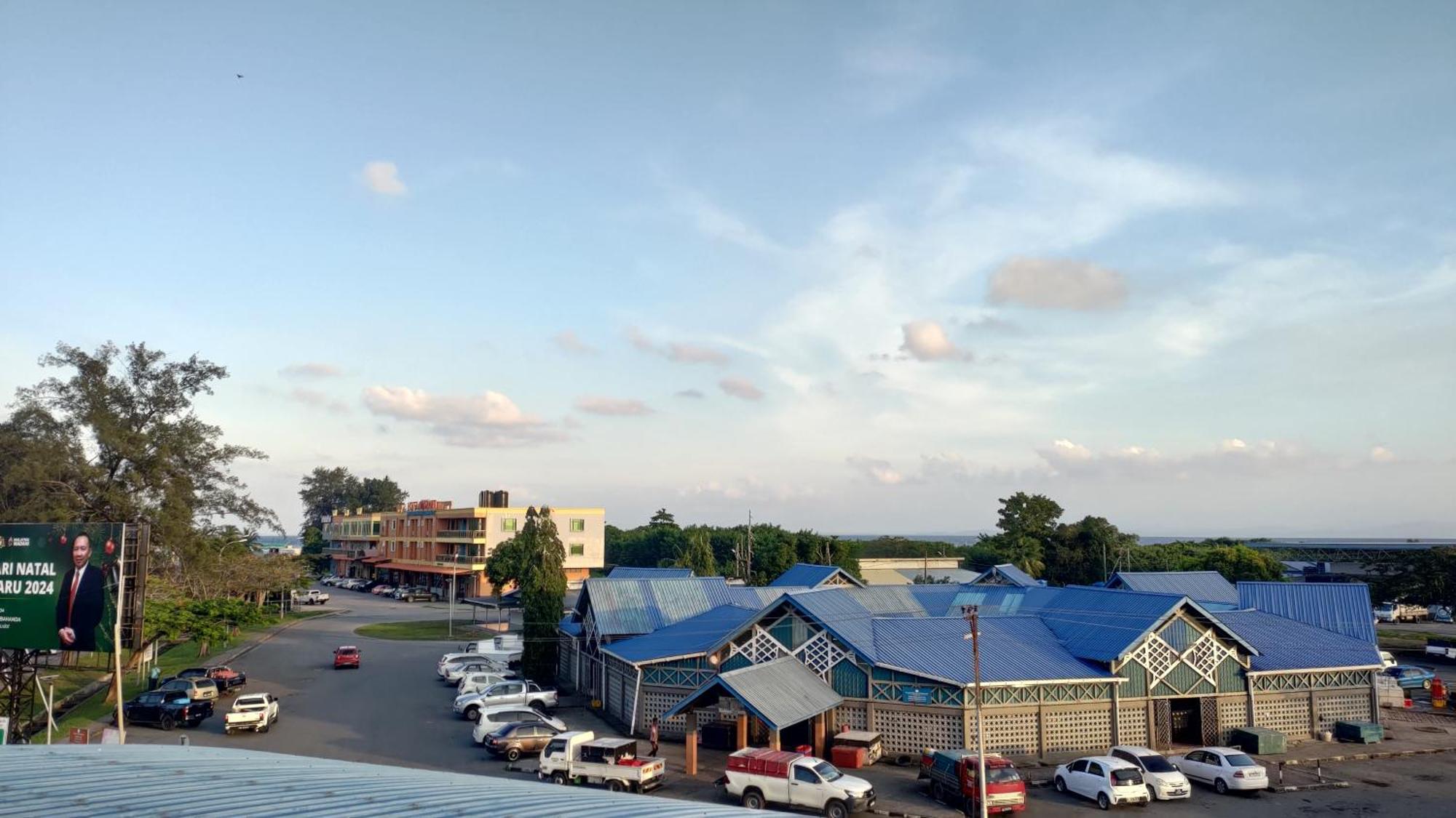 The Upper Deck Hotel Kudat Bagian luar foto