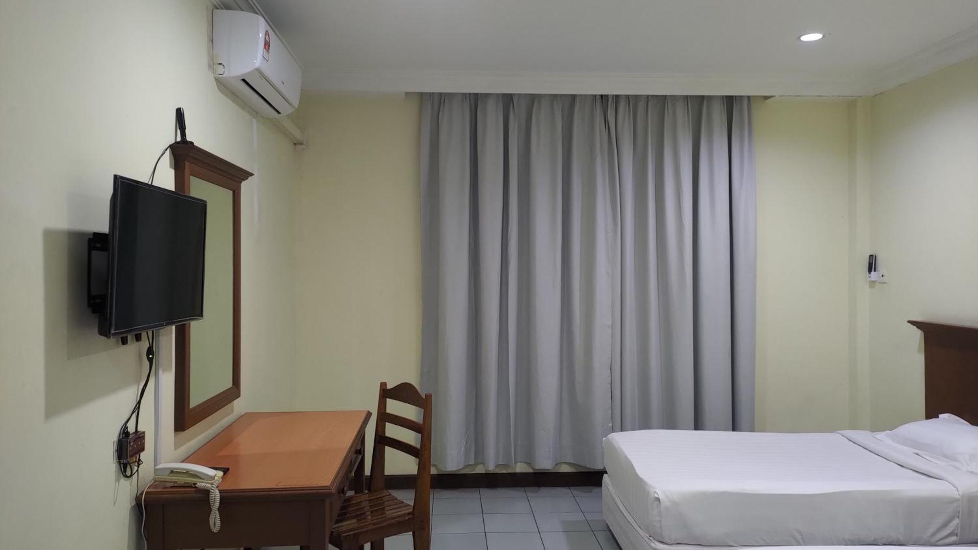 The Upper Deck Hotel Kudat Bagian luar foto