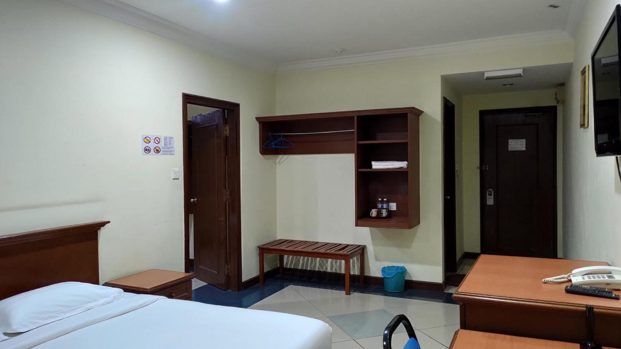 The Upper Deck Hotel Kudat Bagian luar foto