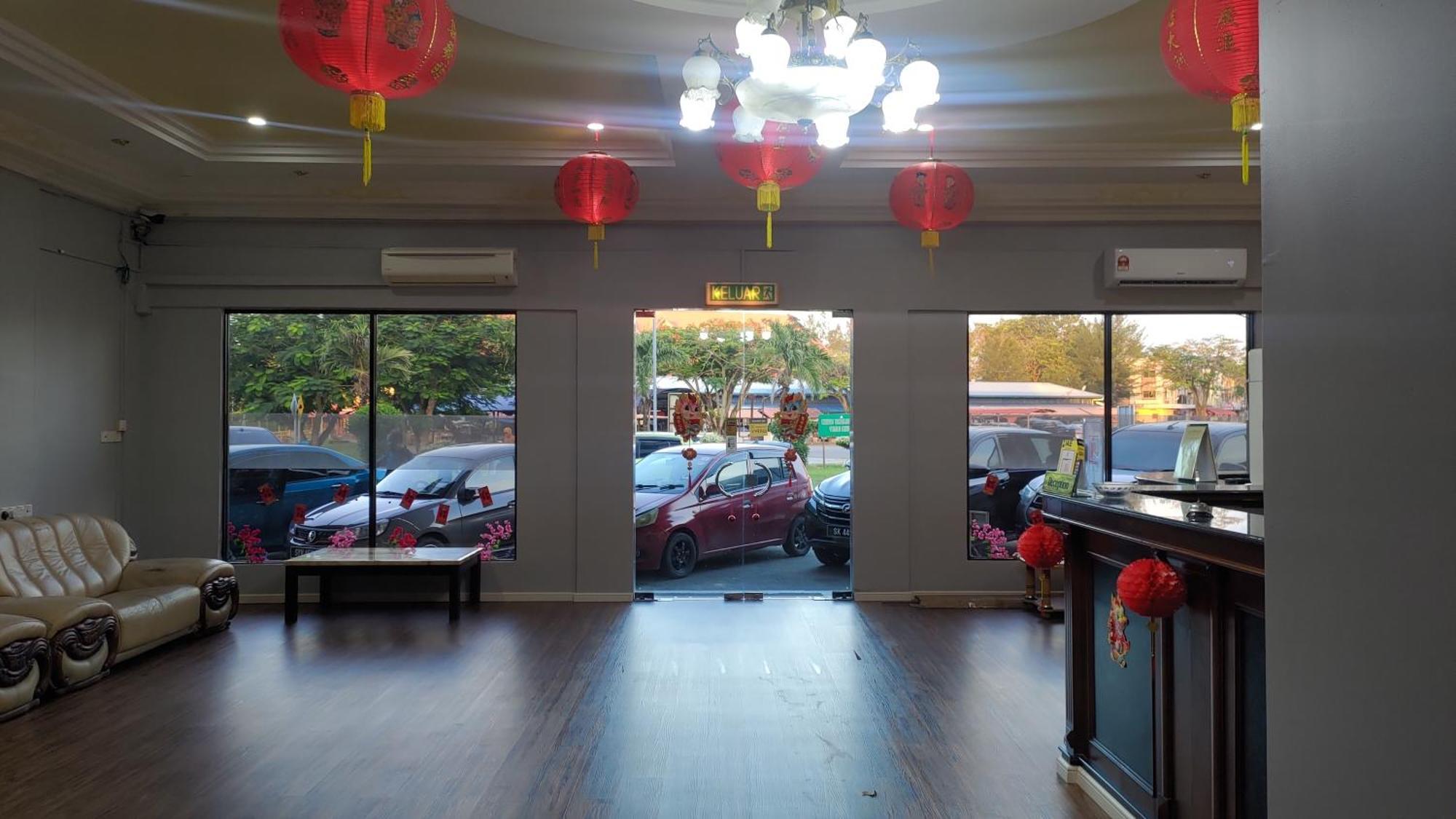 The Upper Deck Hotel Kudat Bagian luar foto