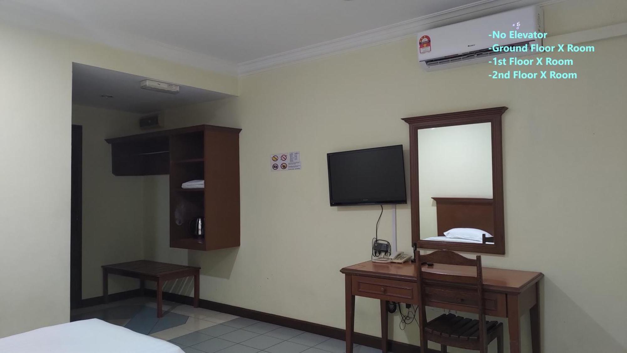 The Upper Deck Hotel Kudat Bagian luar foto